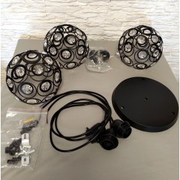 Lampa sufitowa AT10-3SZ-Black z ażurowymi kloszami i kryształkami