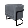 Fotel Glamour z welurową tapicerką w szarym odcieniu, z czarną metalową podstawą w stylistyce art deco, półokrągłym oparciem i s