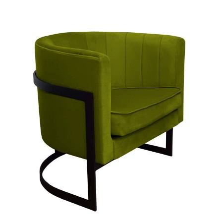 Fotel Glamour z tkaniny welur w zielonym kolorze, obitym szezloną, z czarną metalową podstawą w kształcie koła i ramy, na sofie.