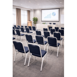 Krzesła do sal wykładowych – trwałe i wygodne