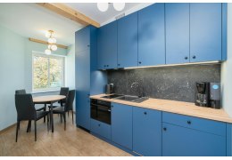 Mała jadalnia w bloku – jak ją urządzić, by nie przytłaczała?